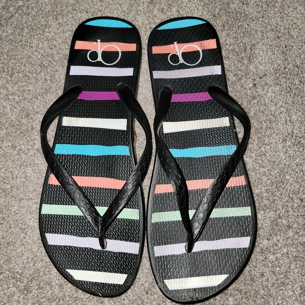 Like new womens size 9/10 OP flip flops